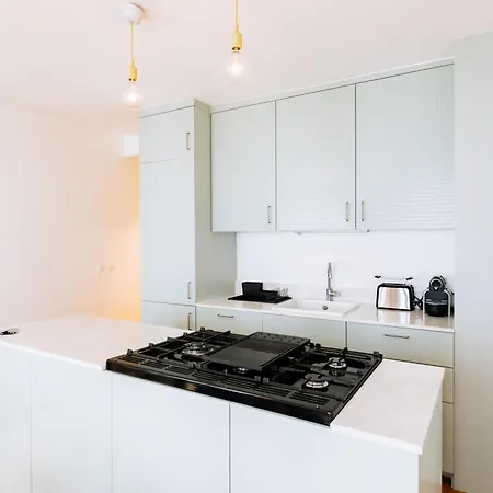 Stylish & Luminous 2 Bd